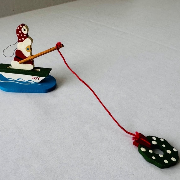 Vintage Emgee Hawaii Wood Christmas Ornament Santa Fishing Boat JOY Wreath RARE - Picture 2 of 10
